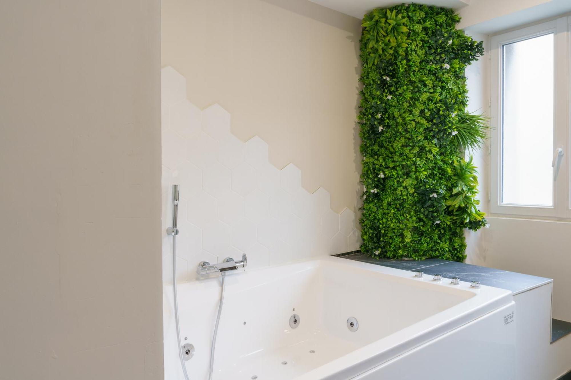 L'Evasion Amboise, Sauna Jacuzzi エクステリア 写真